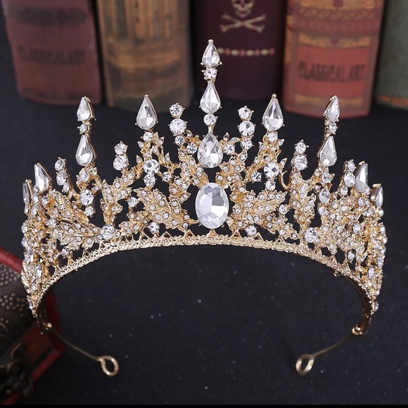 Tiaras - Picture 4 of 7